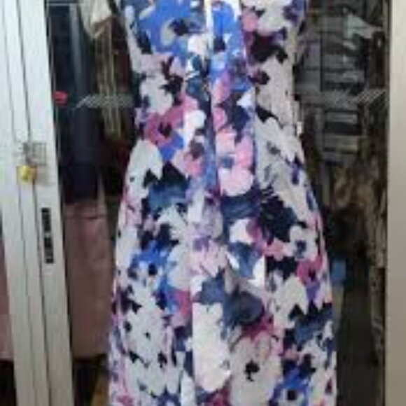 Floral Halter Neck Sleeveless Dress with neck drape - Picture 5 of 5